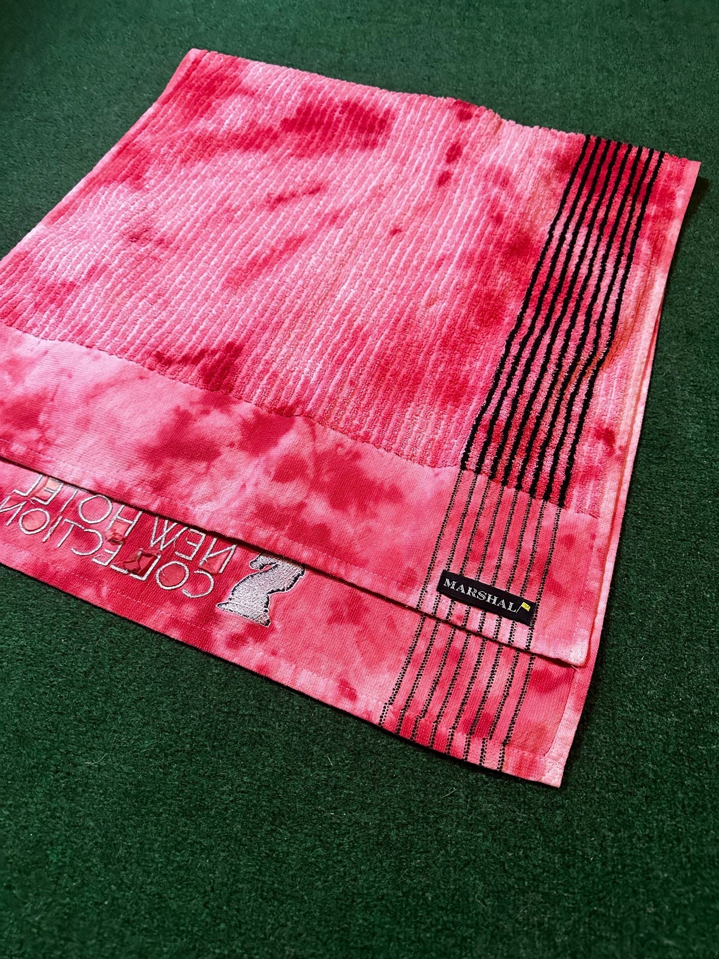 “Candy Apple” Caddie Towel